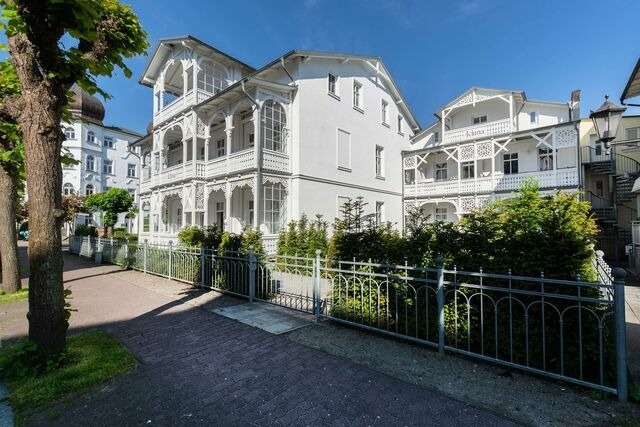 Ferienwohnung in Binz - Villa Iduna / Ferienwohnung No. 1 - EG mit Balkon nach Osten - Bild 10